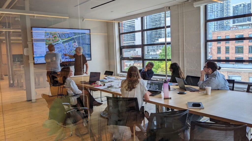 USI Staffs having meeting in the board room.